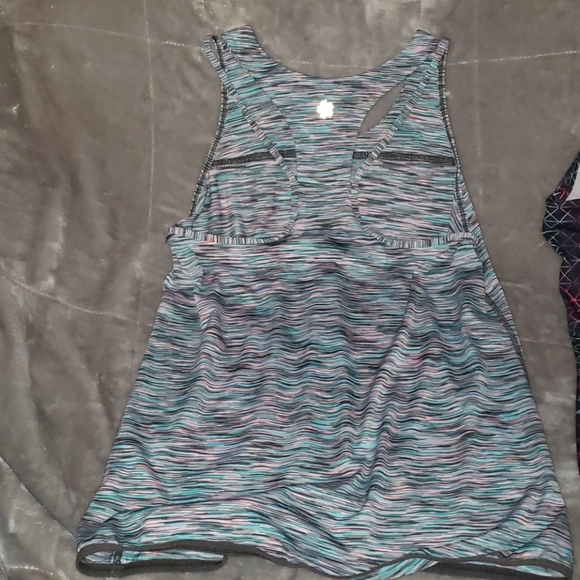 Tank - Picture 3 of 4